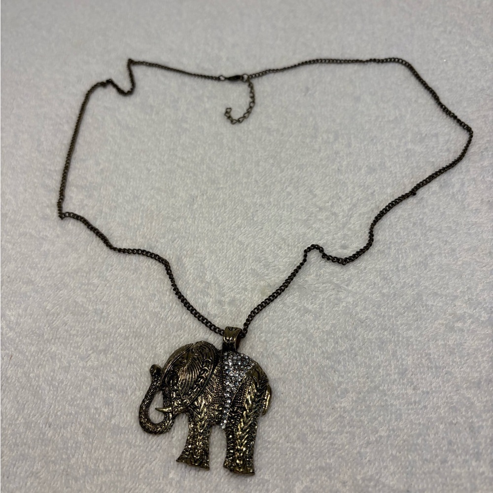 Vintage Brass Elephant Diamond Like Rhinestones Statement Necklace - Picture 4 of 6